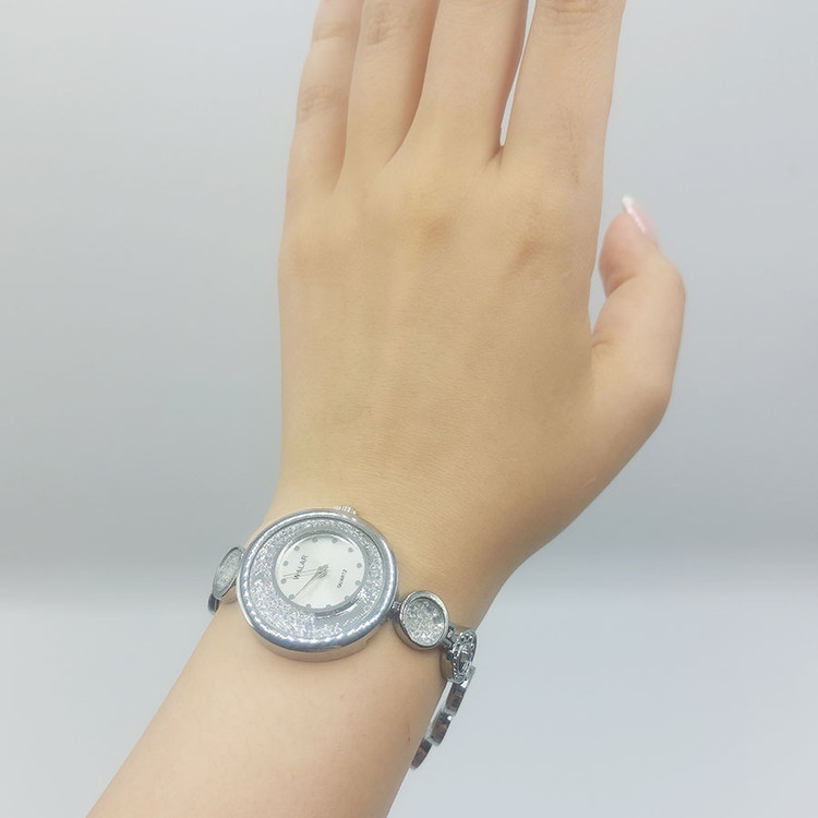 ساعت مچی عقربه ای زنانه مدل WALAR کد 07